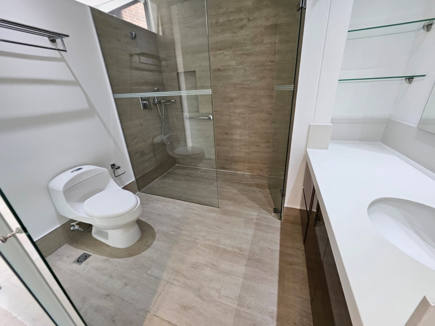 gran apartamento en Renta y Venta en el poblado  - Image 16