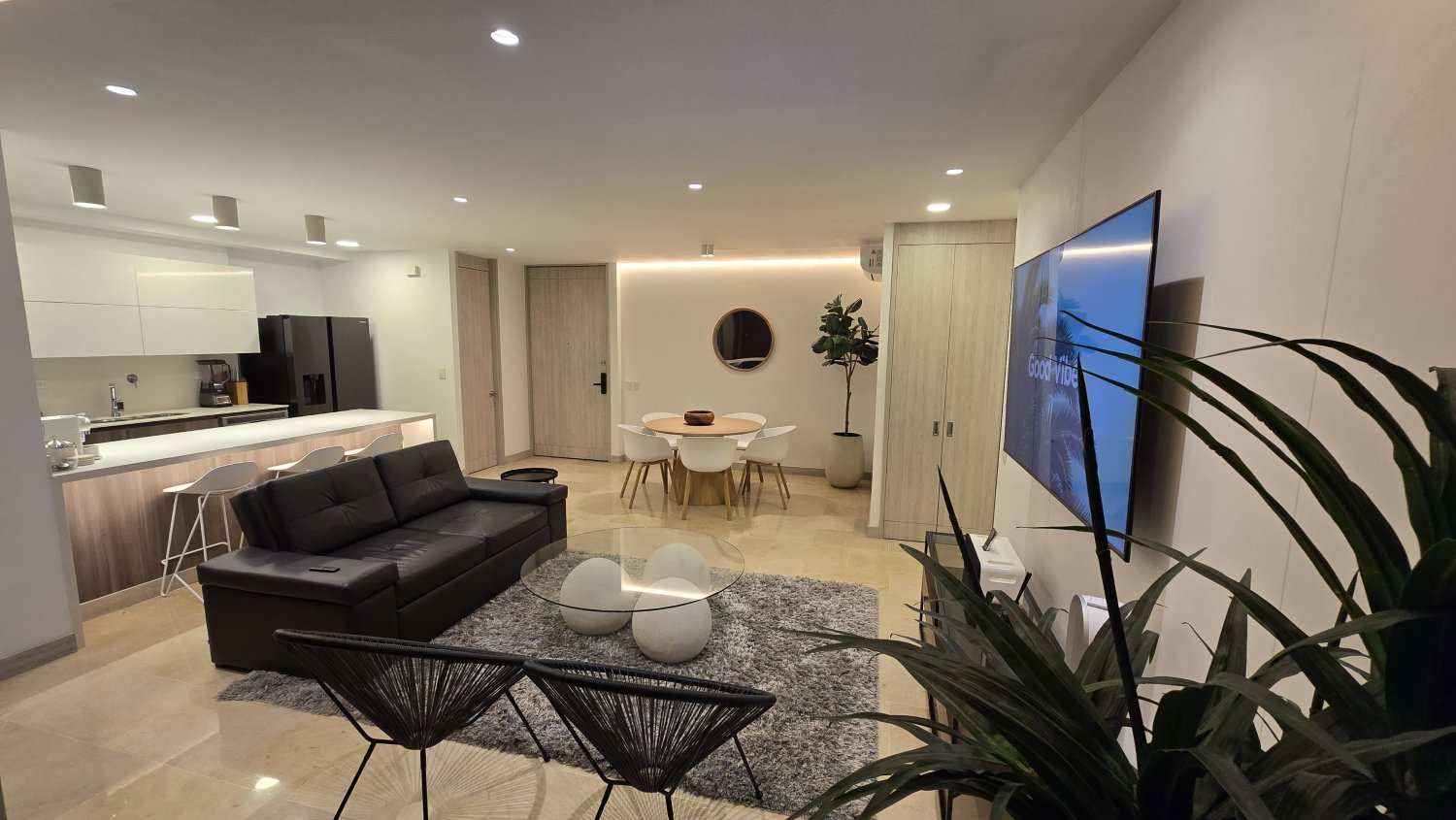 Apartamento disponible en Renta amoblado o venta  - Image 3
