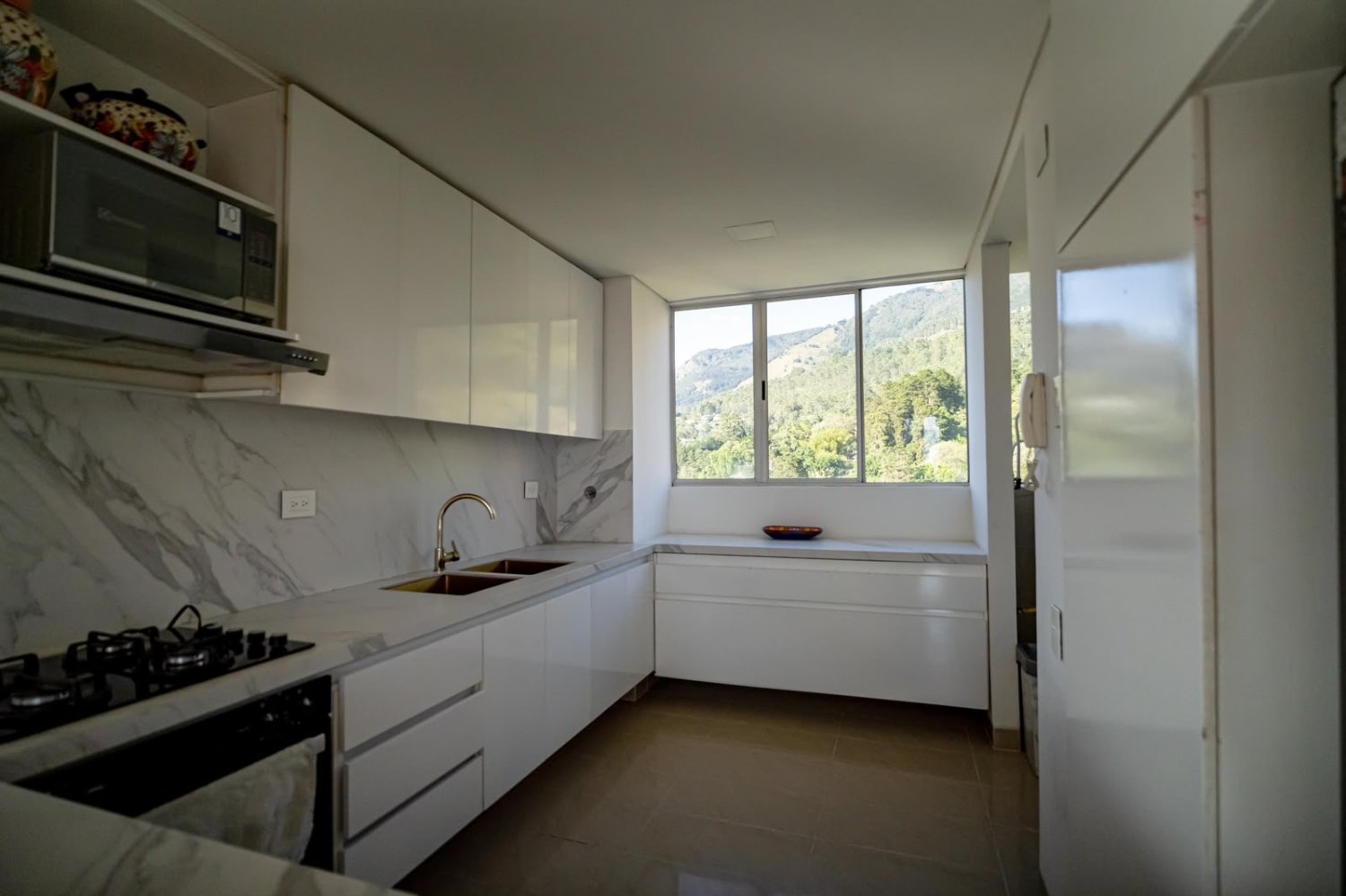 Amplio apartamento con Doble Altura Disponible en Renta amoblado  — 7