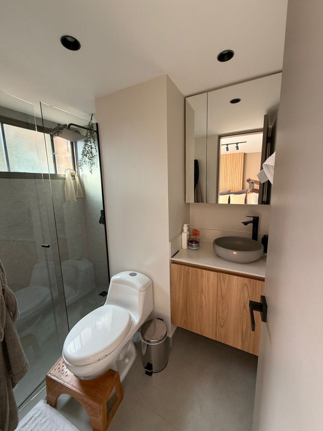 Moderno Apartamento Amoblado en Ubicación Central - Image 9