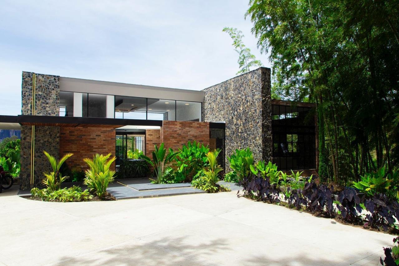 Luxury Villa for Rent – Guatapé
