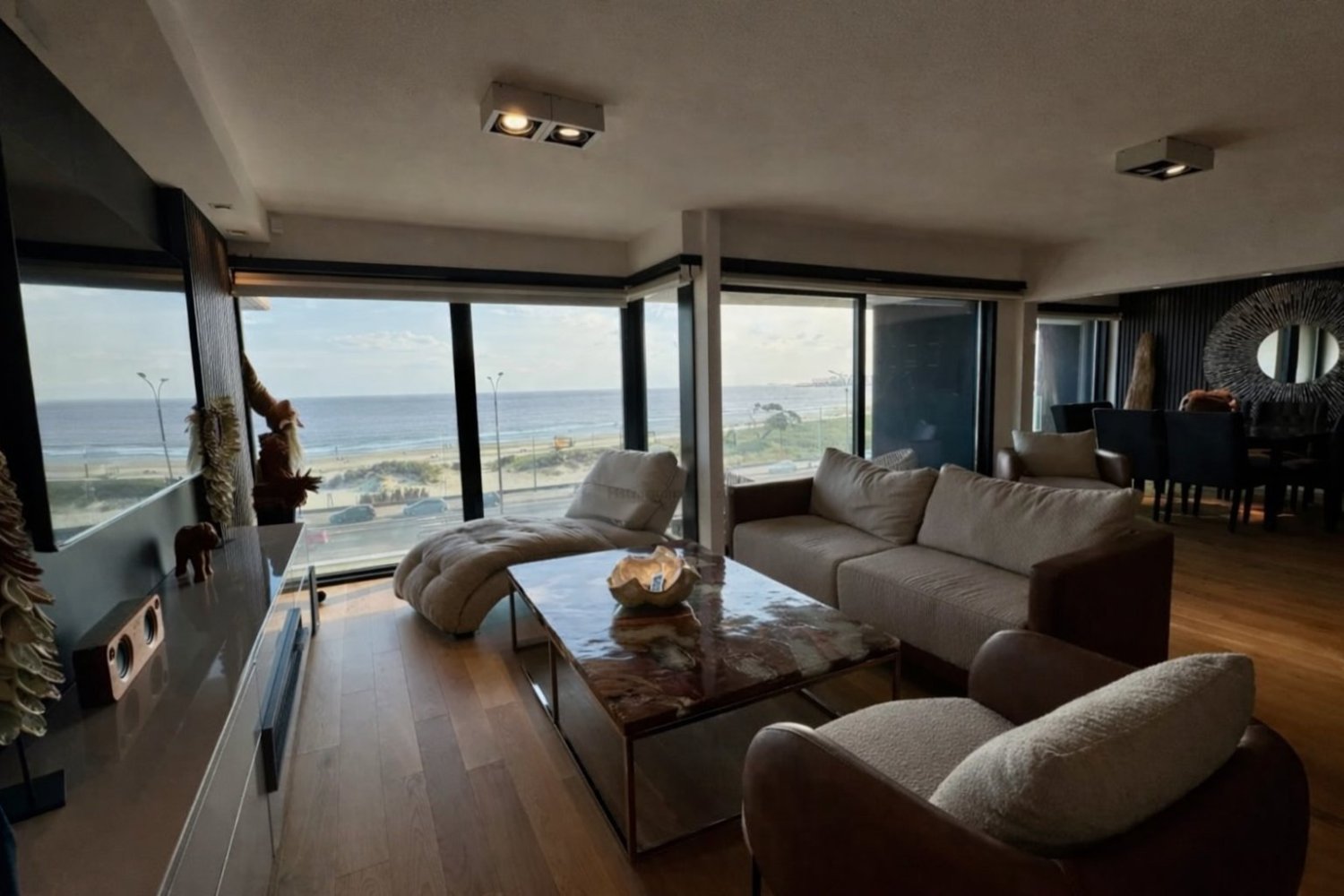 Exclusivo Apartamento Frente al Mar en Malvín - Image 10