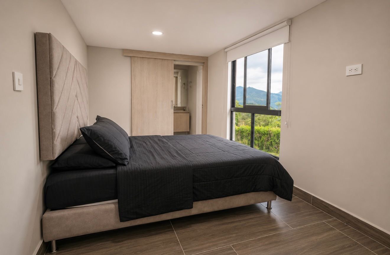 Exclusiva Casa con zonas húmedas con vista a la ciudad en envigado  — 23