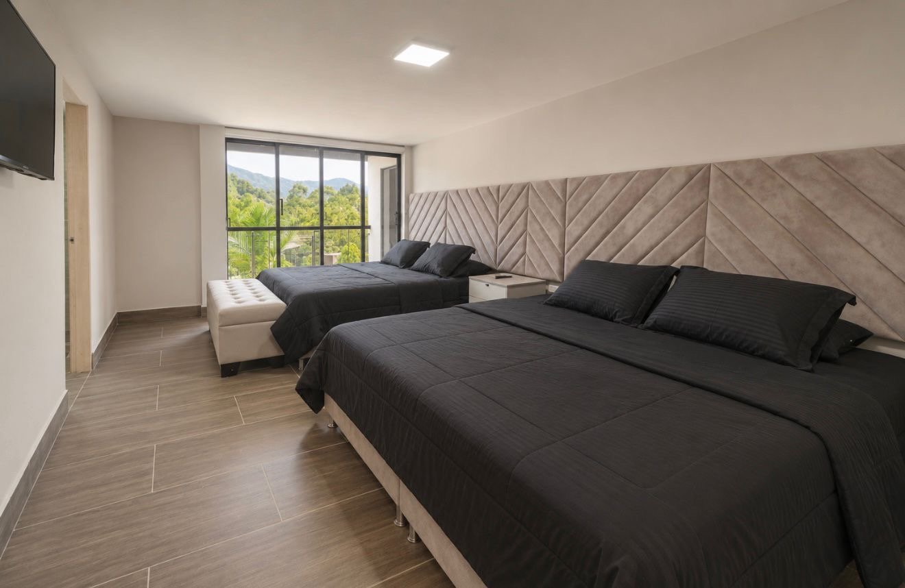 Exclusiva Casa con zonas húmedas con vista a la ciudad en envigado  — 24