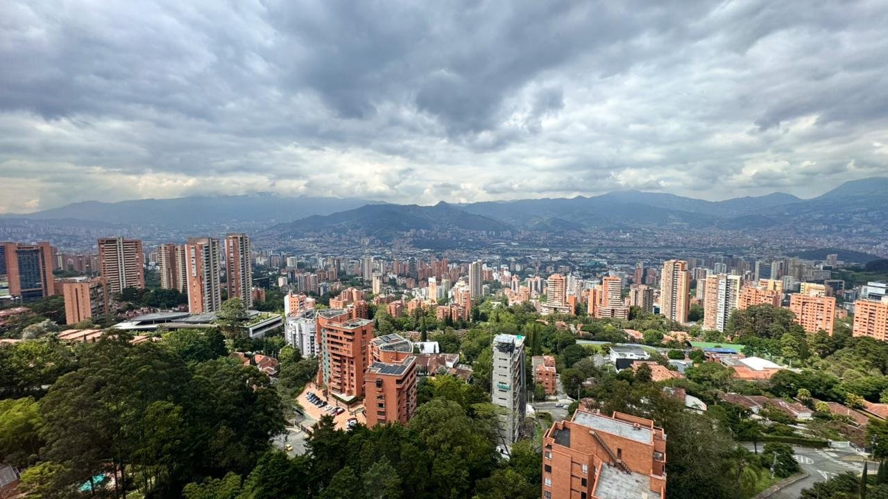 Apartamento moderno en renta Amoblada en el Sector del poblado  - Image 15
