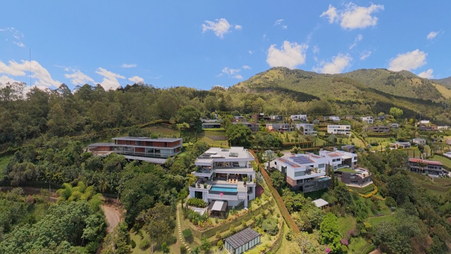 Luxury Mansion for Rent – Medellín - 10