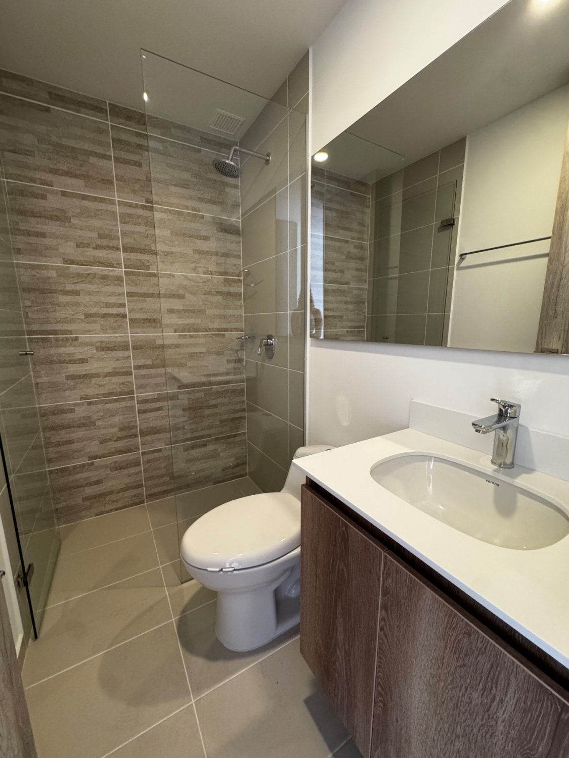 Moderno Apartamento en Renta y Venta en Ciudad Del Rio Poblado - Image 9