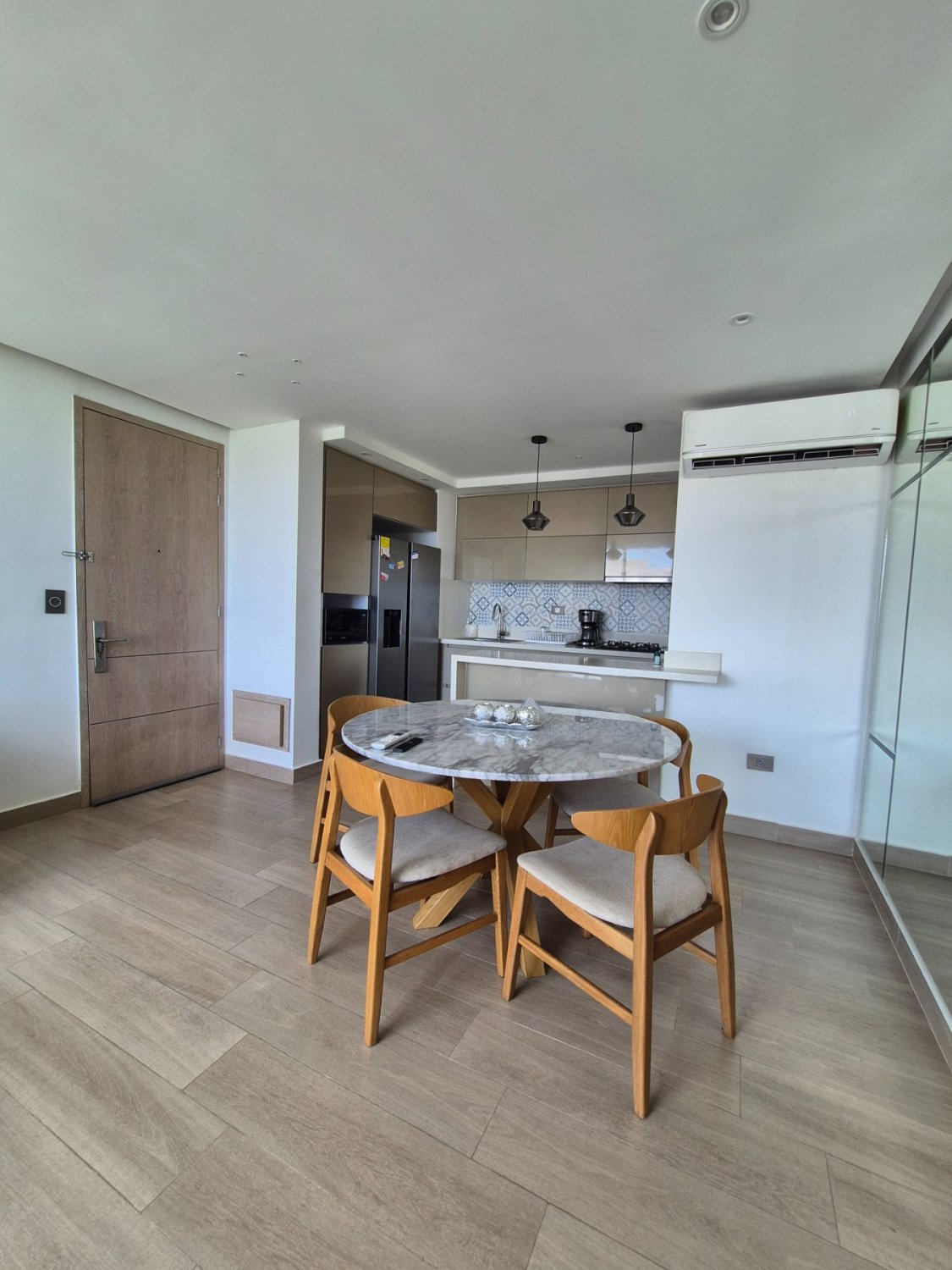 Venta de Apartamento Amoblado en Lago Alto - Image 2