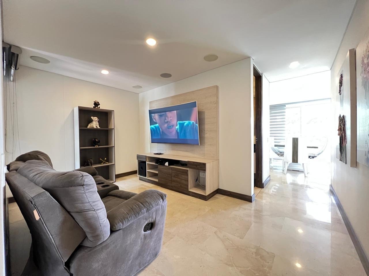 Apartamento en Renta amoblado a pasos del centro comercial el Tesoro - 8