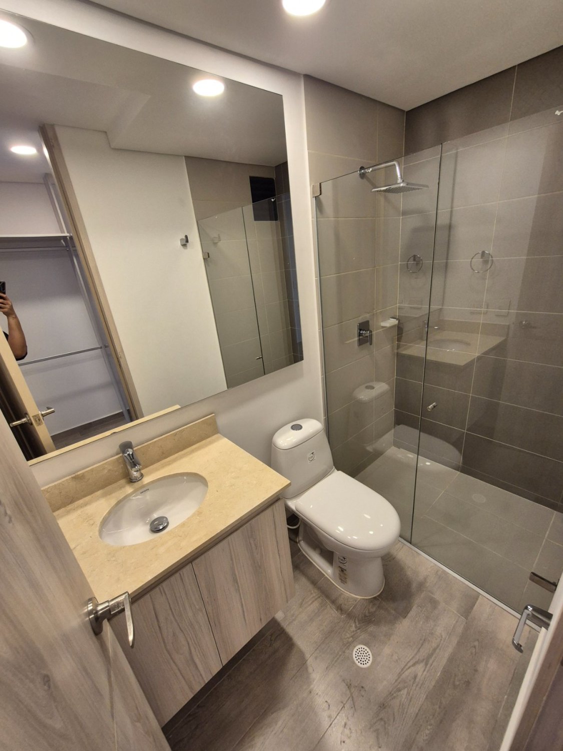 Apartamento moderno para estrenar en La Castellana - Norte de Barranquilla - Image 3