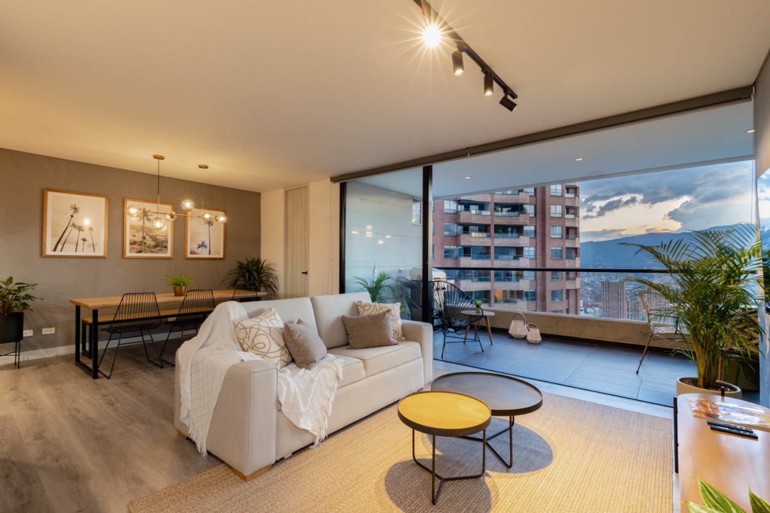 Elegante Apartamento en Poblado — 4
