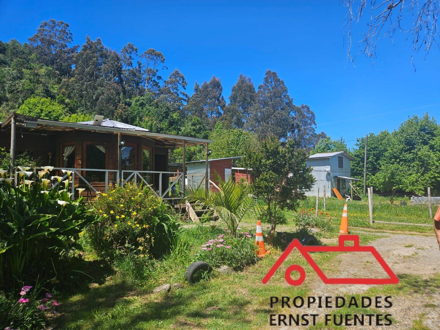 Venta en Los Molinos, Valdivia, amplio terreno y cabaña. - Image 1