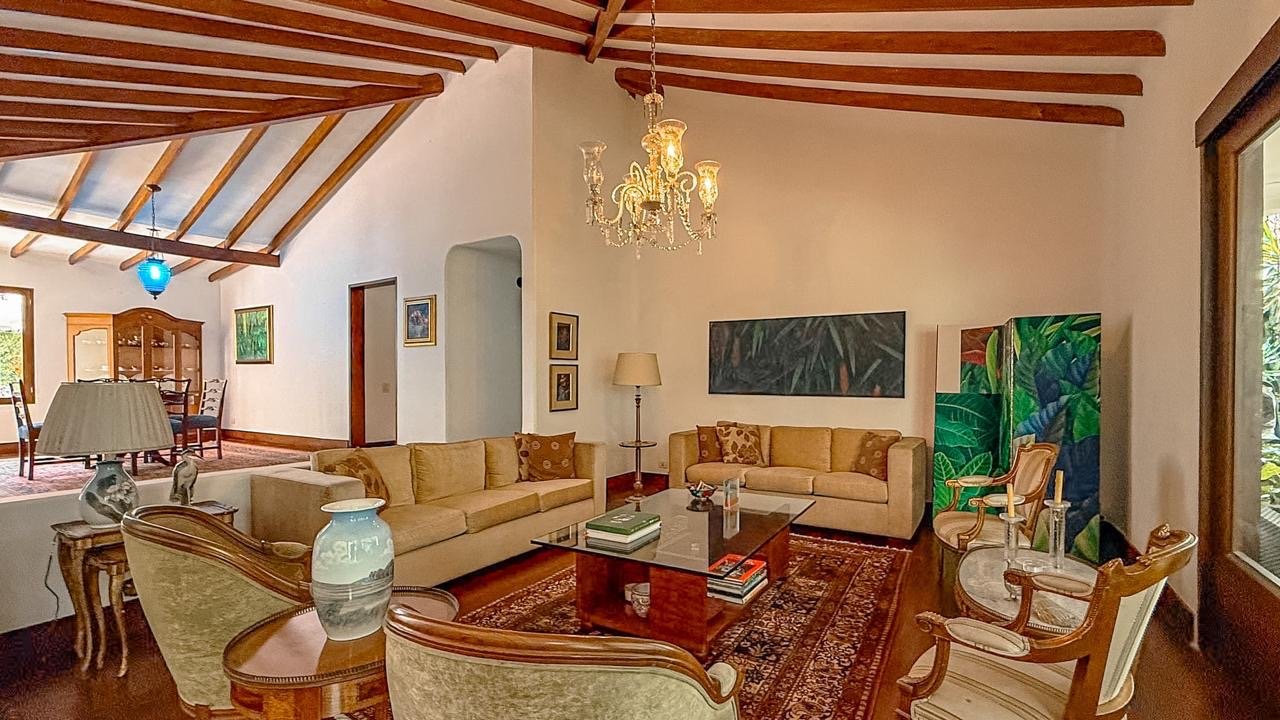 En renta Hermosa Casa colonial en El Poblado amoblada  - Image 4