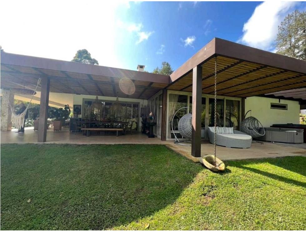 En venta Exclusiva Casa Campestre ubicada en Retiro Antioquía  — 2