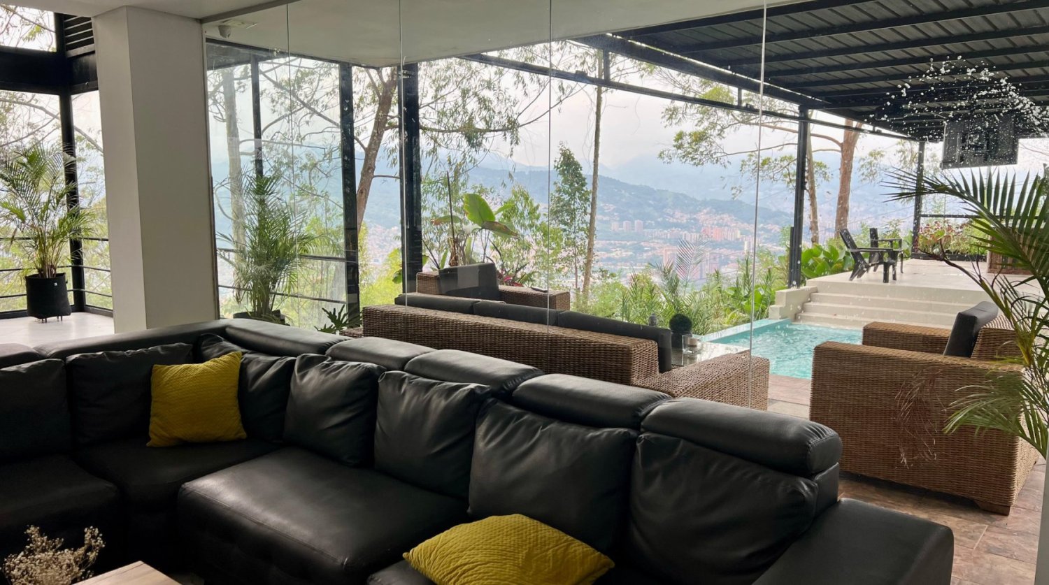 Luxury Villa for Short-Term Rental – Casa Loma Barro