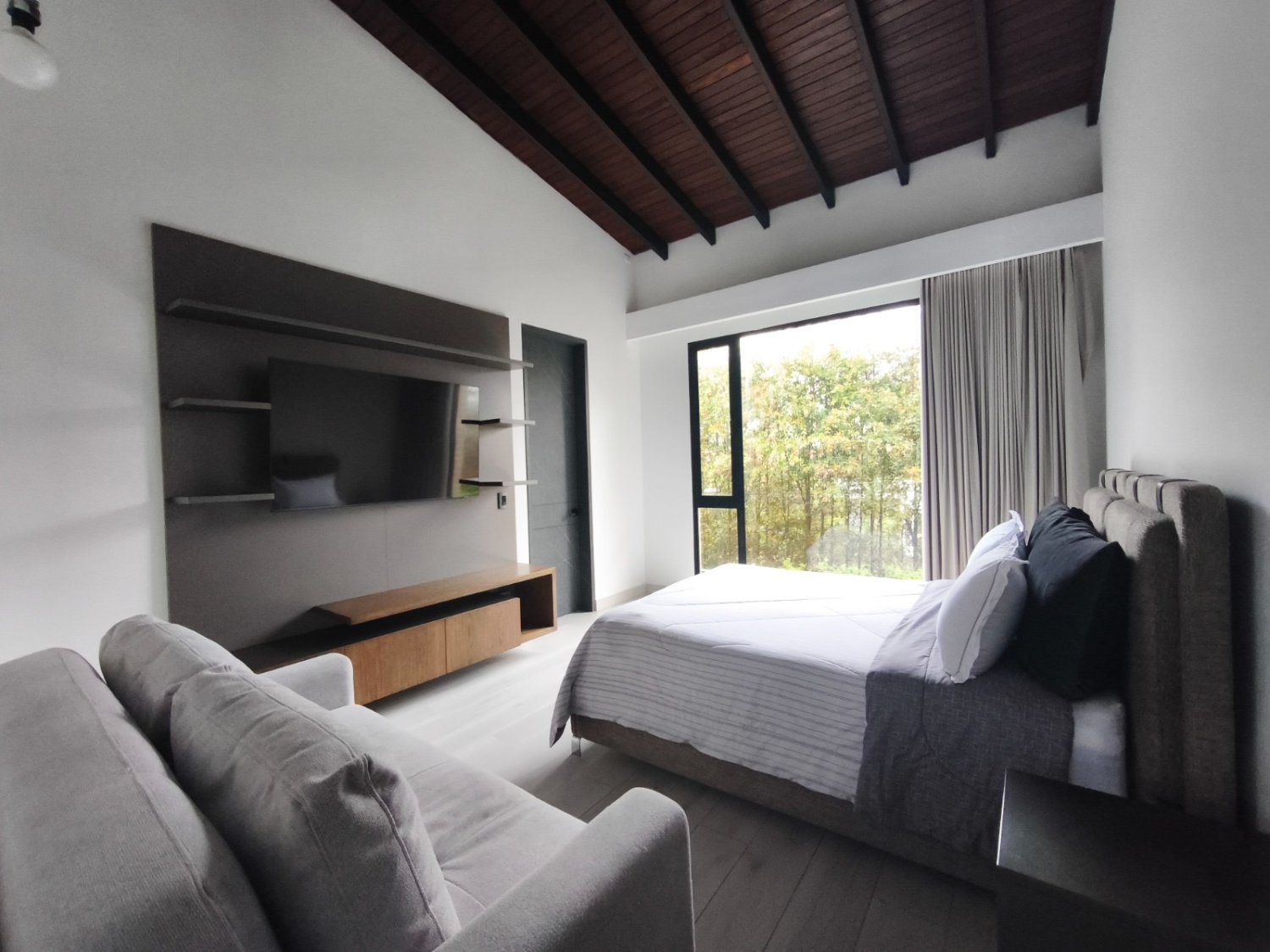 Excludova Casa de lujo en Venta y Renta en el alto de las palmas  - Image 19