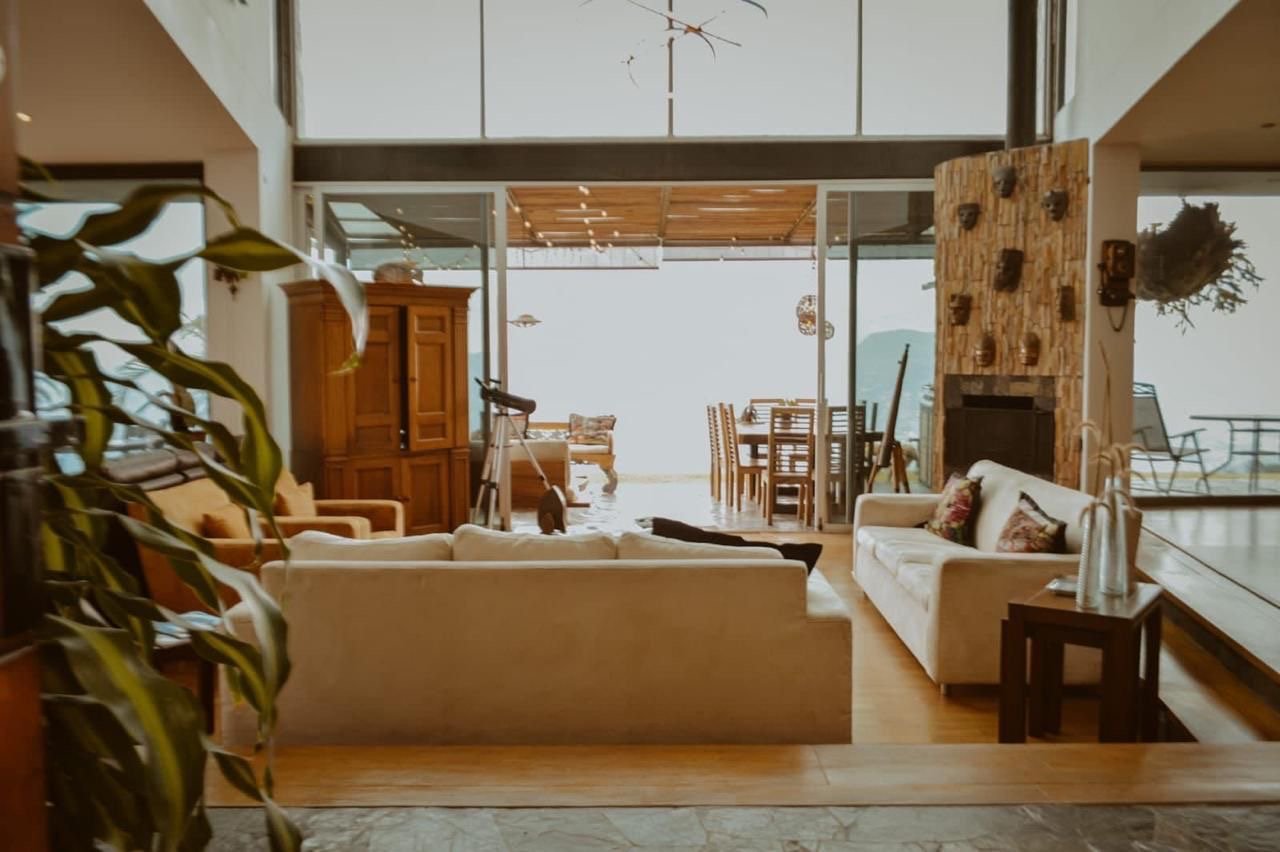 Exclusiva casa en Renta y venta en las palmas con vista panorámica a todo Medellín  - 10