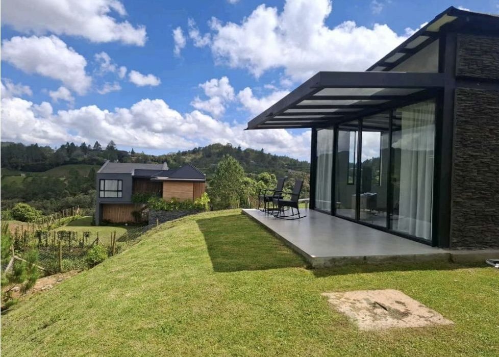 Gran casa disponible en Renta y Venta en altos de Escobero  — 3