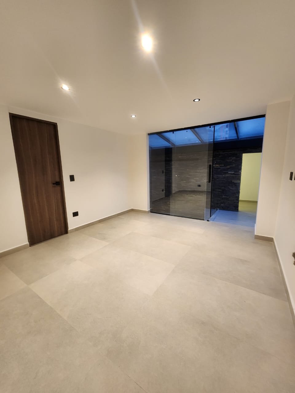 Casa remodelada en Renta tradicional Cerca al Centro comercial el Tesoro  - 16