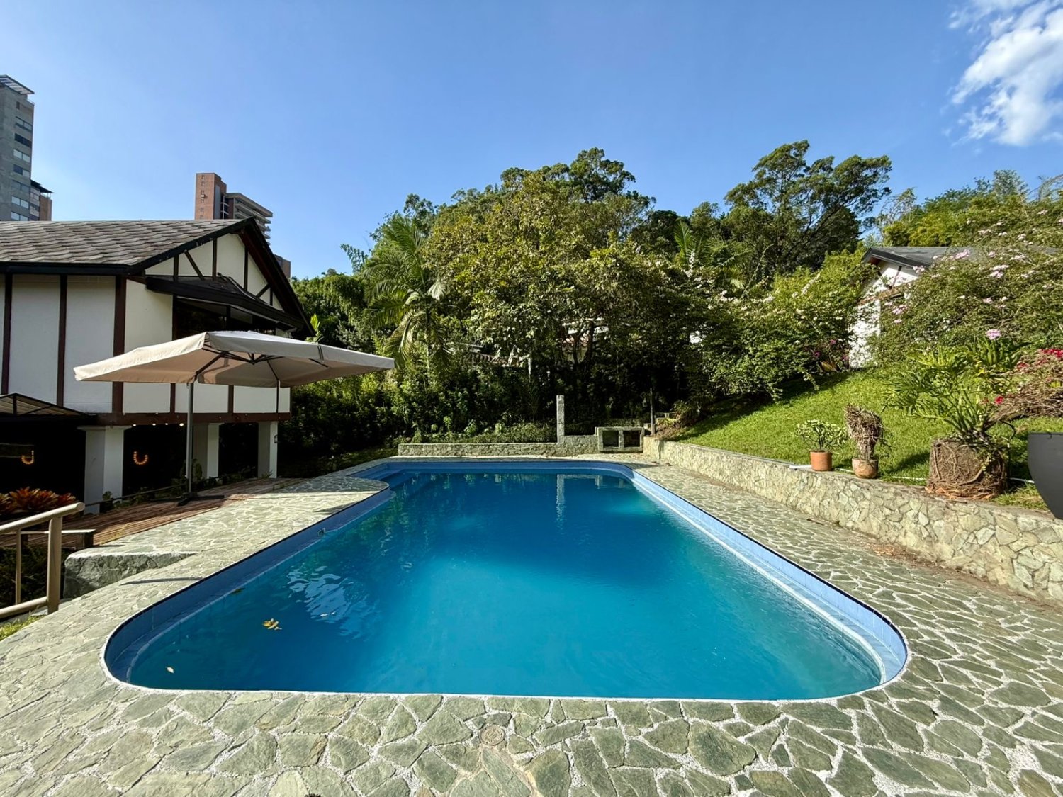 Exclusiva Casa en Venta en el sector del poblado  — 17
