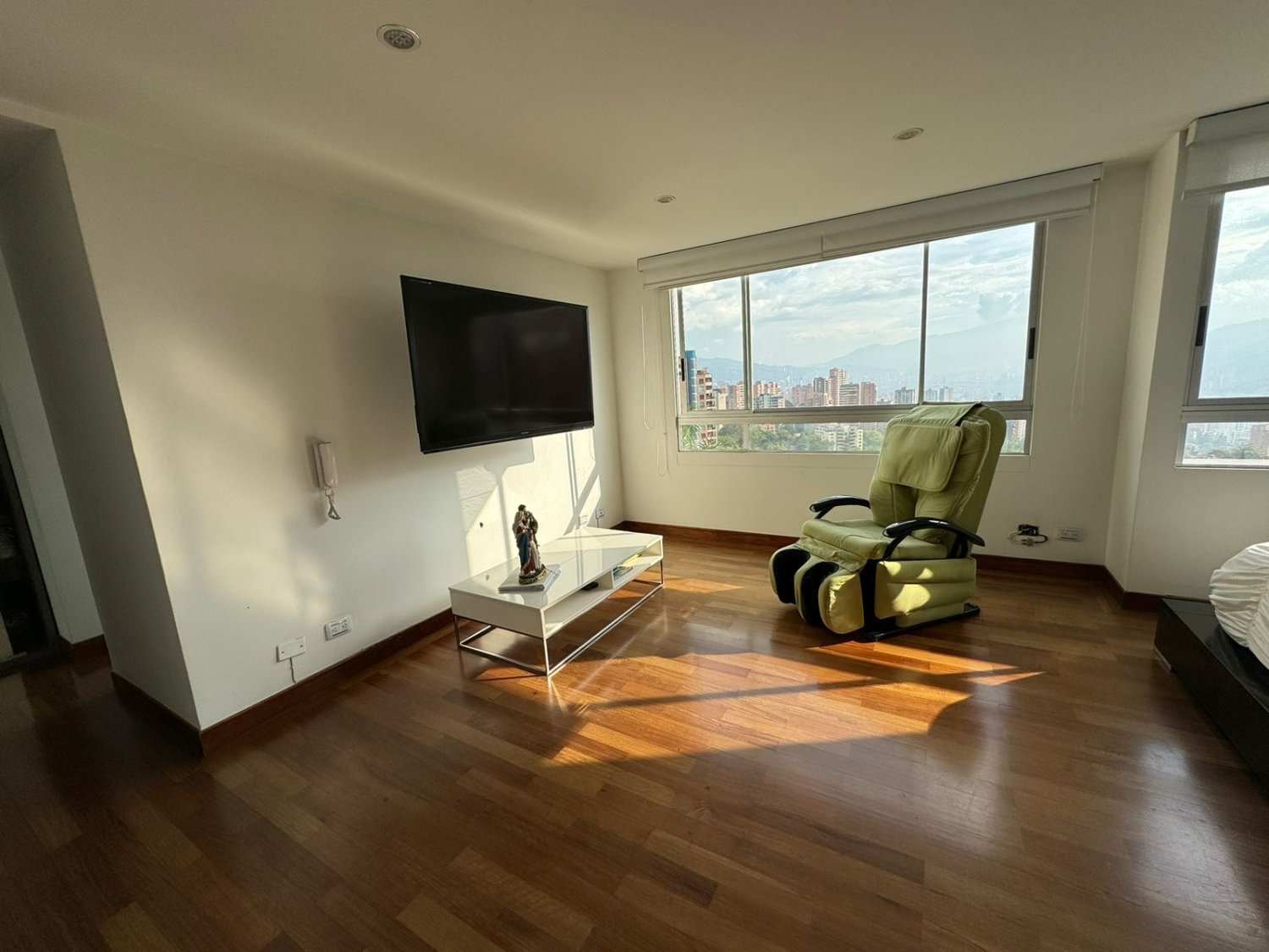 Exclusiva propiedad en Renta y Venta  - Image 4