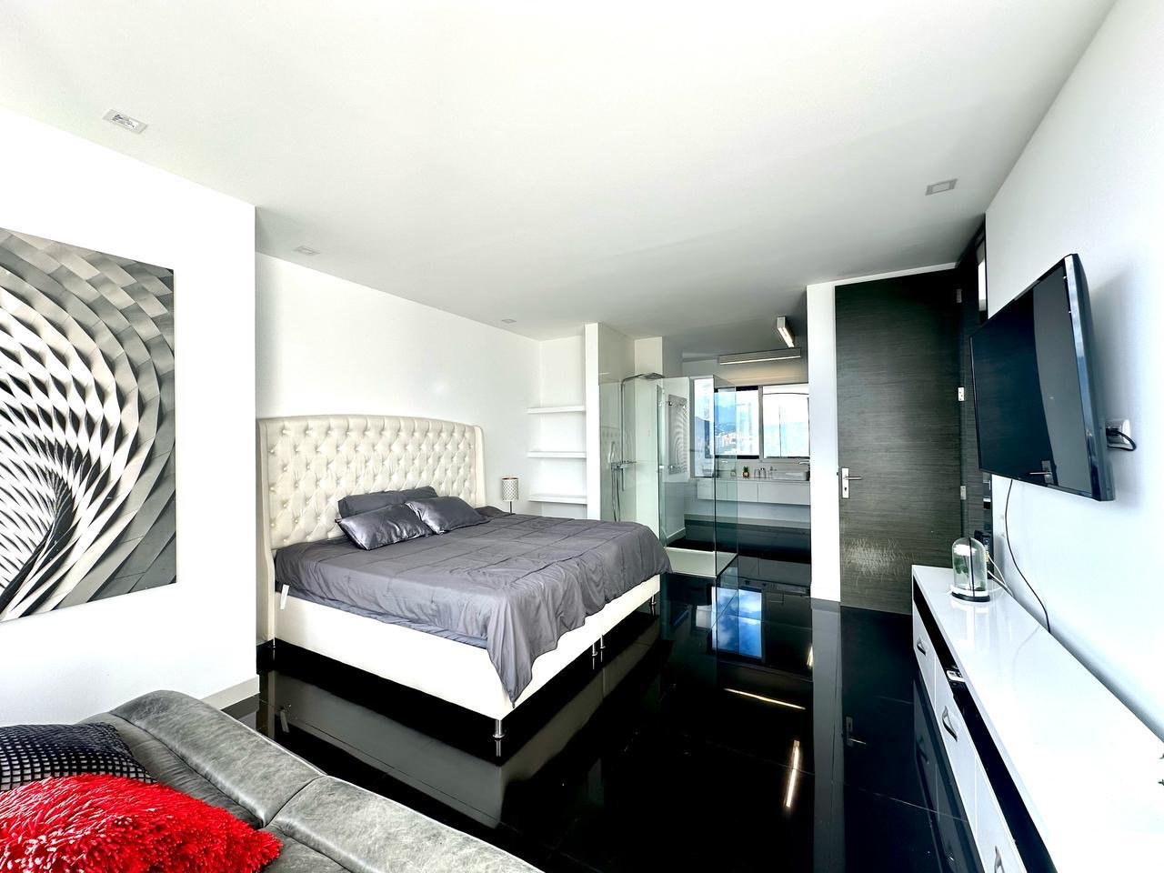 Exclusivo apartamento duplex con terraza y vista a la ciudad y jacuzzi en renta y venta  — 12