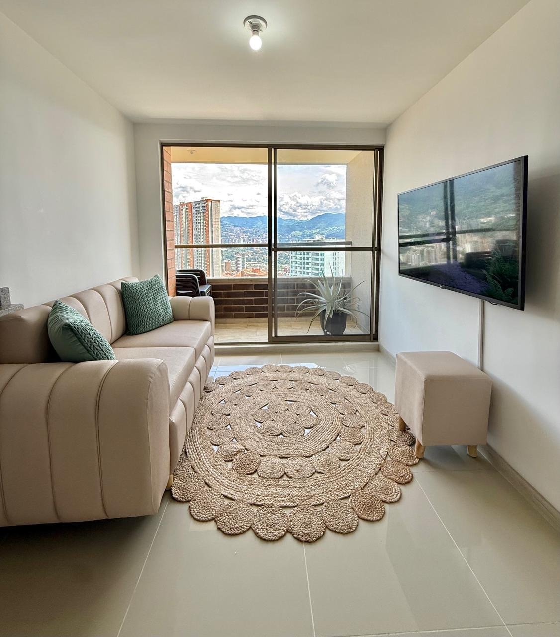 Apartamento campestre en sabaneta con vista a la ciudad  - Image 9