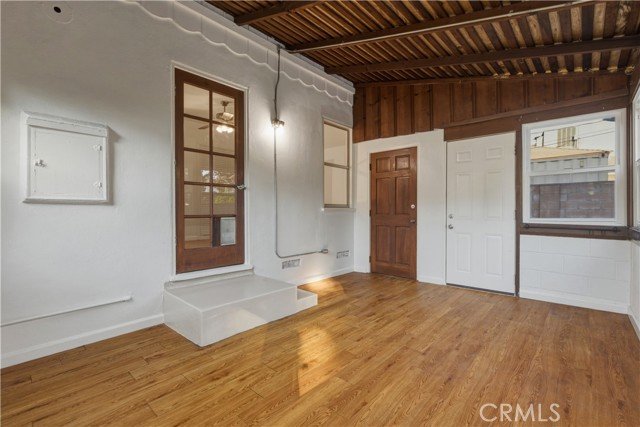 Roomy Single Family Home in Burbank!  - Image 7