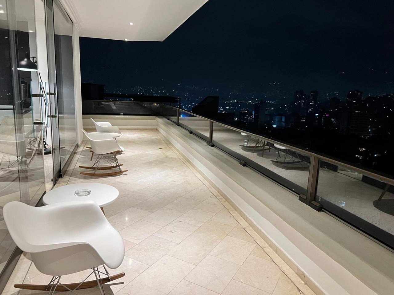 Exclusivo y amplio penthouse en Renta Amoblado  - Image 6