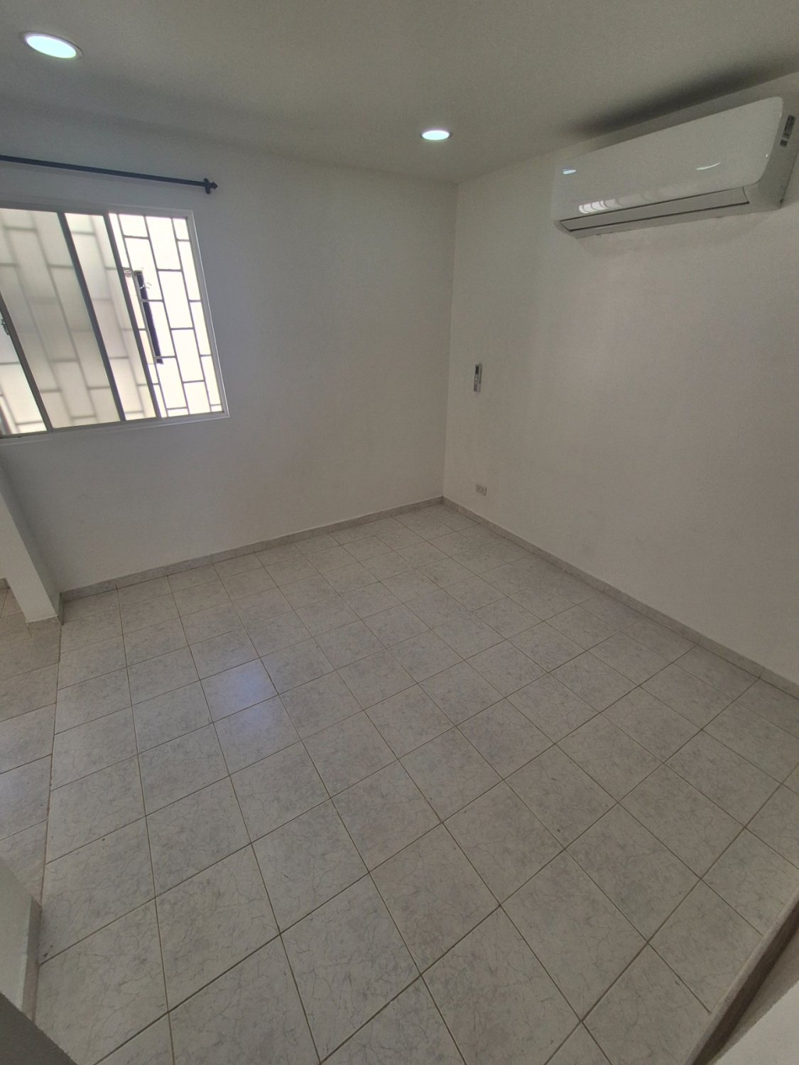 VENTA CASA DE 2 NIVLES EN VILLA CAROLINA - LIBRE DE GRAVAMENES - Image 15