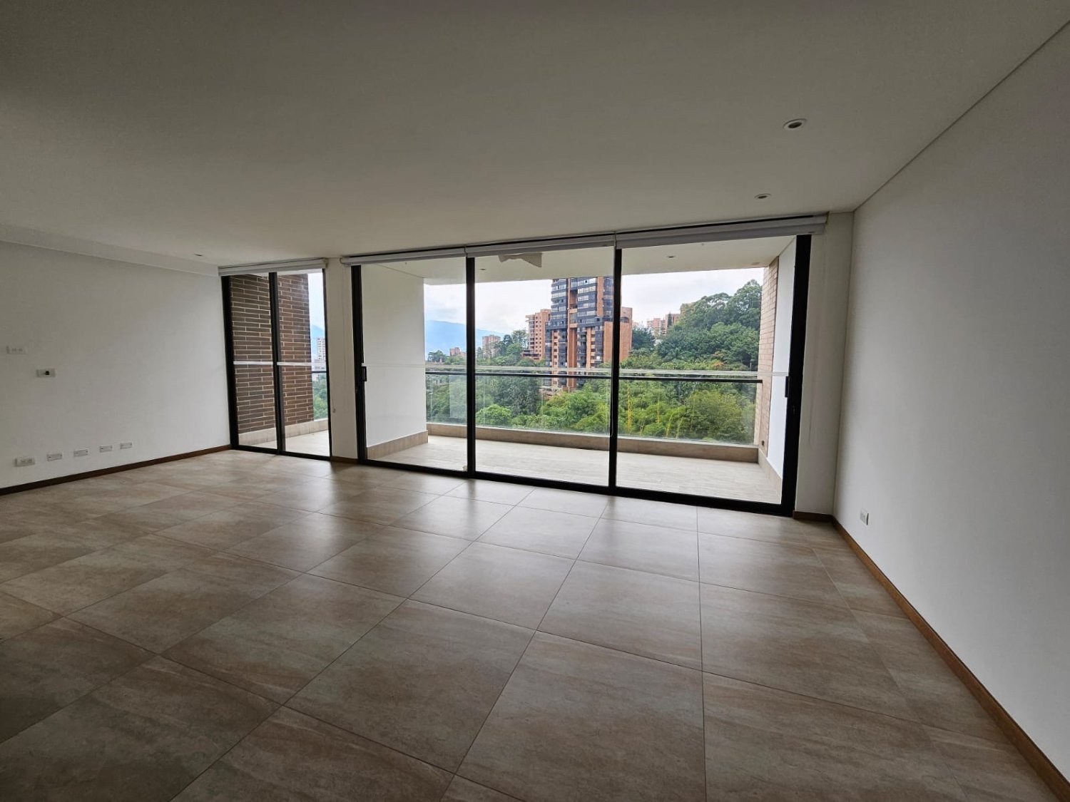 gran apartamento en Renta y Venta en el poblado  - Image 10
