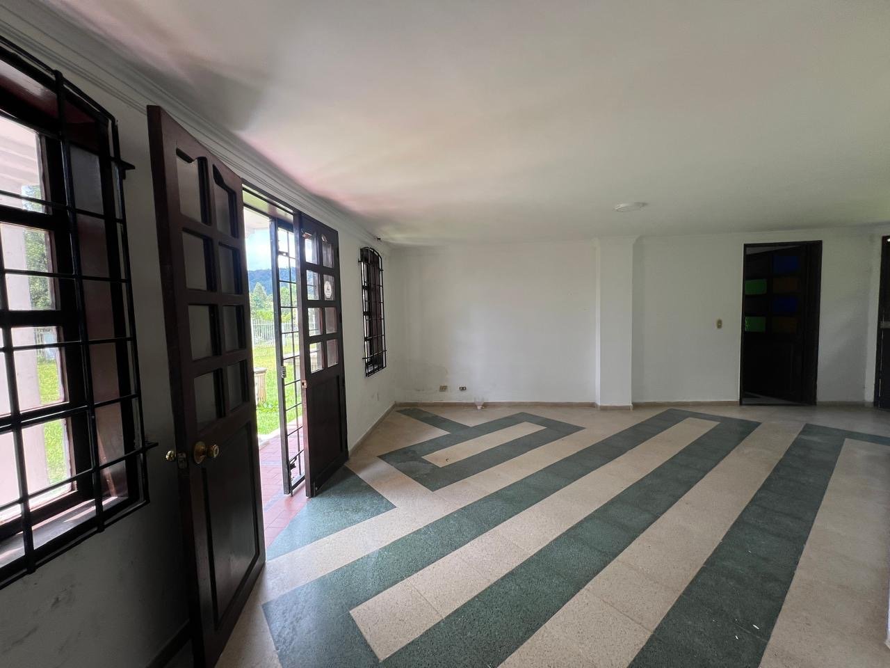 Gran casa campestre independiente para uso comercial o vivienda en el escobero  - Image 8