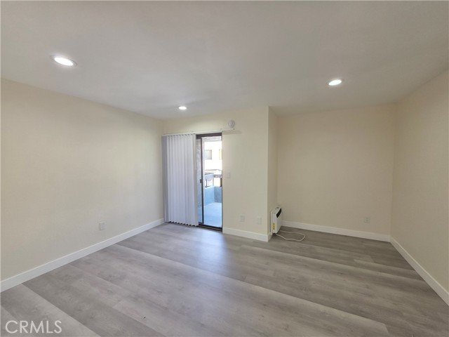 Stylish Van Nuys Townhome - Image 7