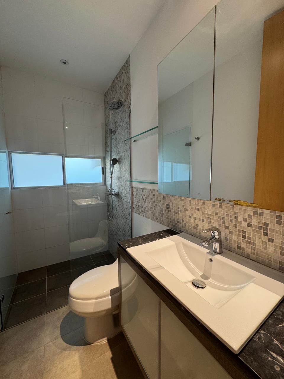 Se Renta casa en Envigado  - Image 8