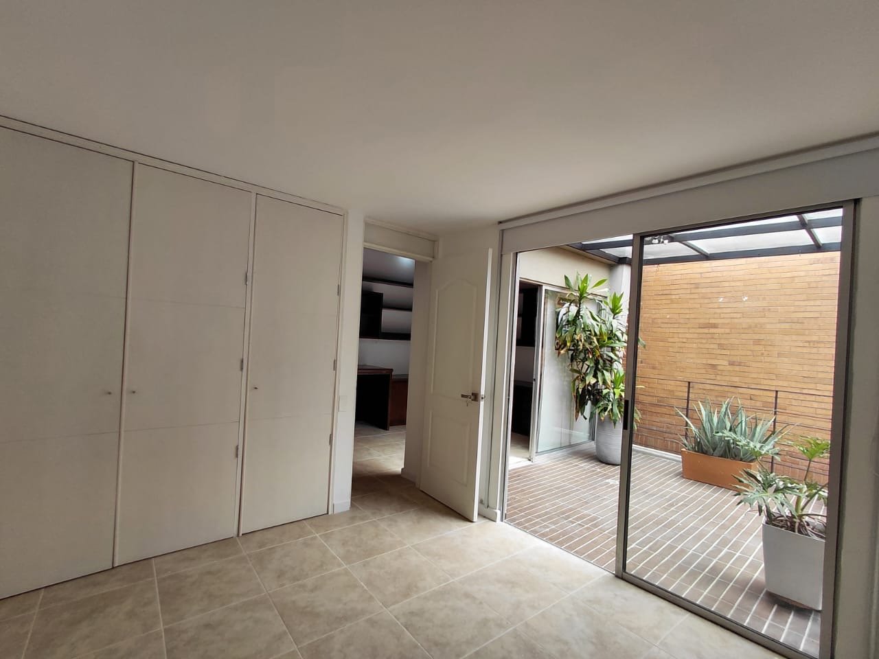 Casa en Renta tradicional con fácil Acceso por las Palmas  - Image 5