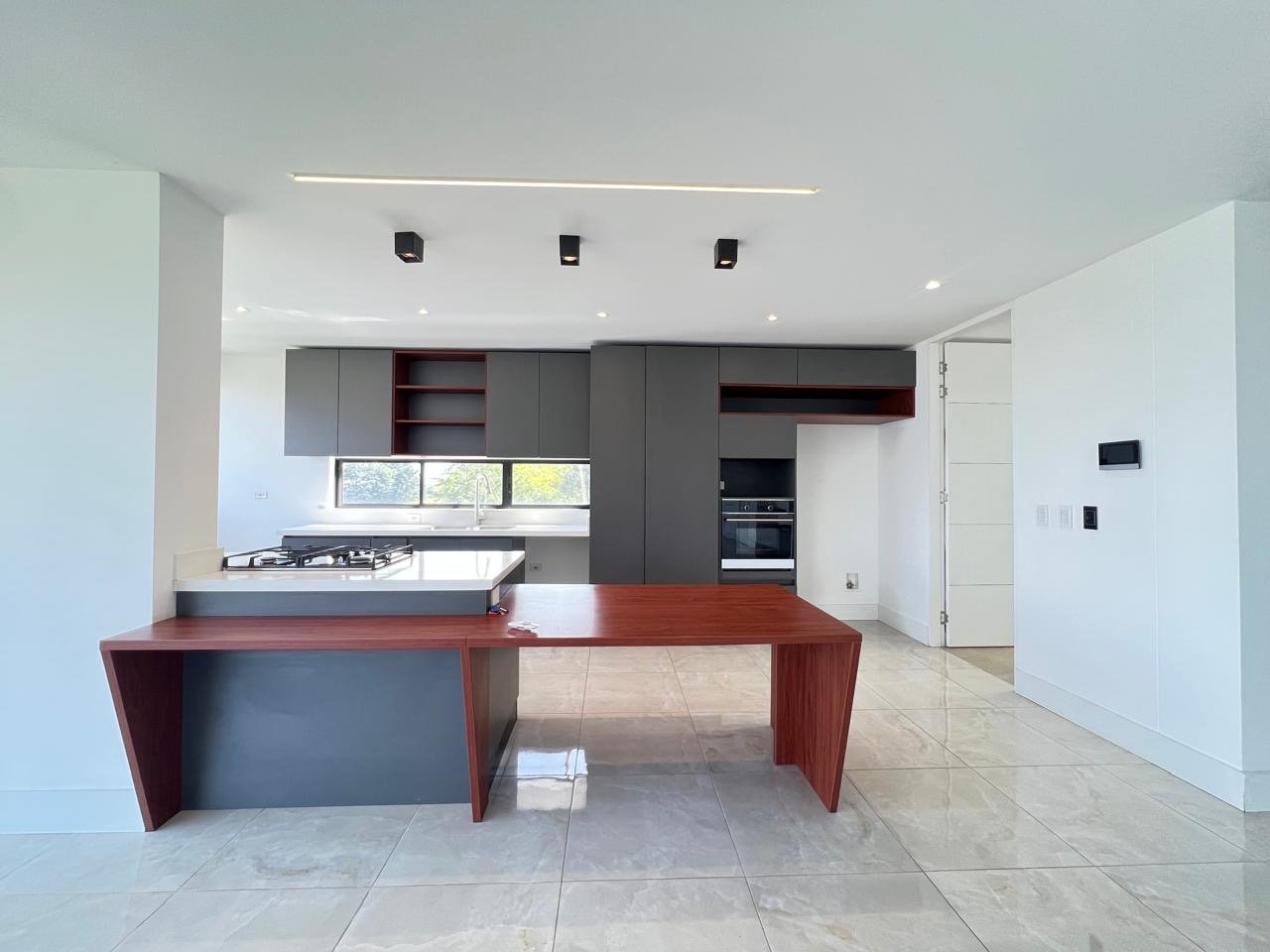 Gran casa Duplex disponible en Renta en Envigado . — 9