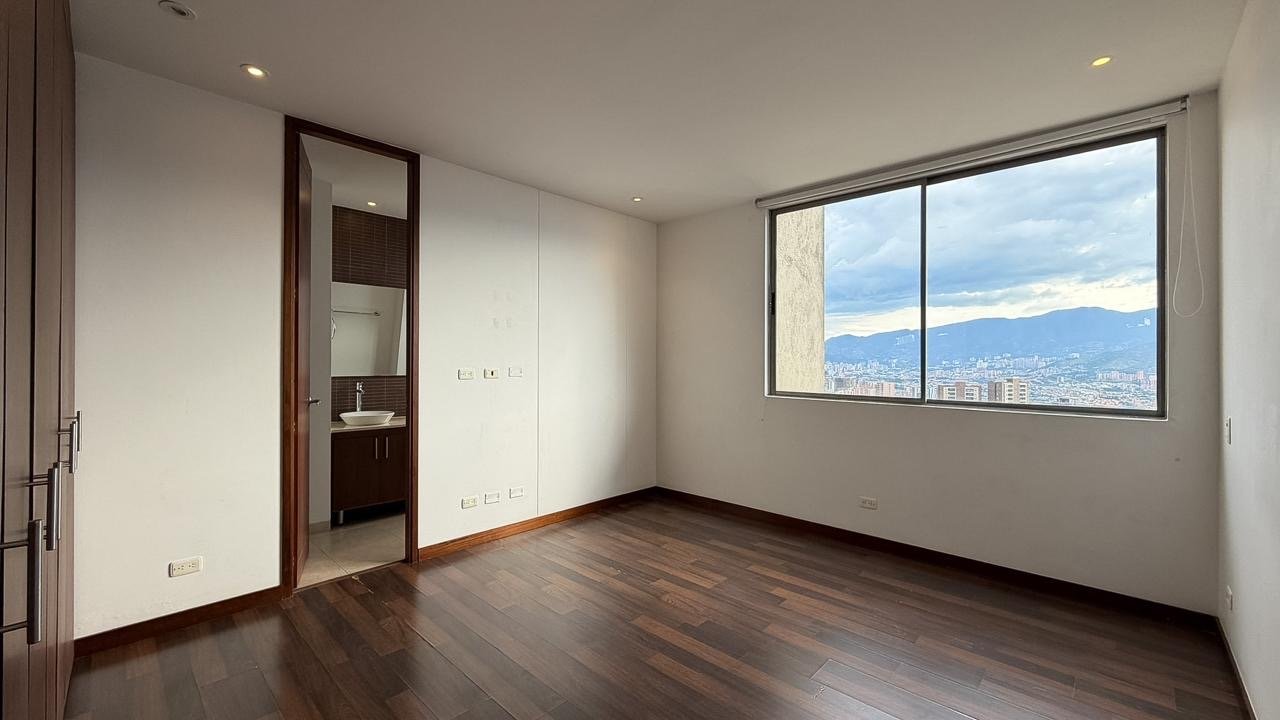 Apartamento duplex en venta en el sector del poblado  — 3