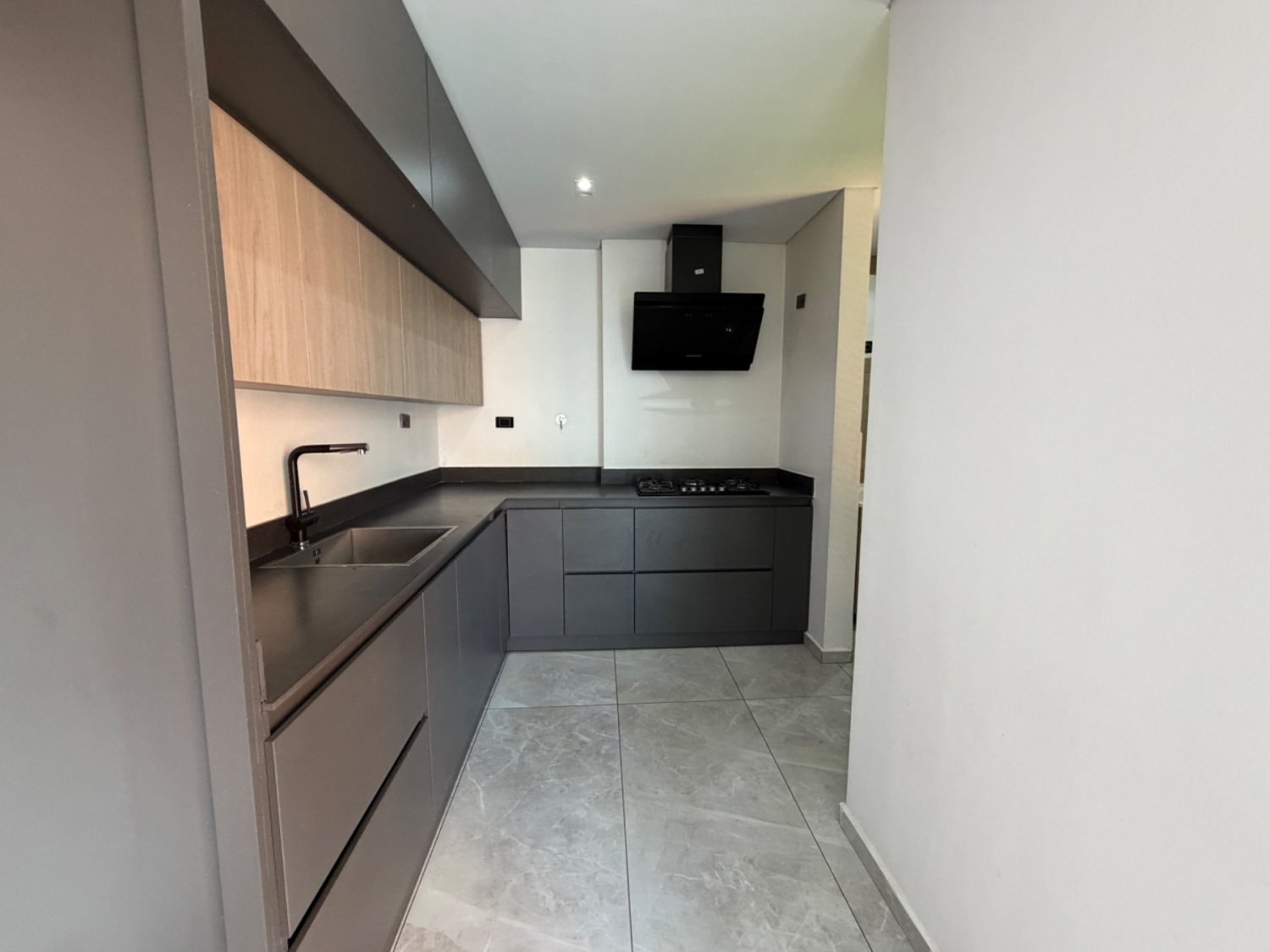 Moderno Apartamento en Laureles - Image 3