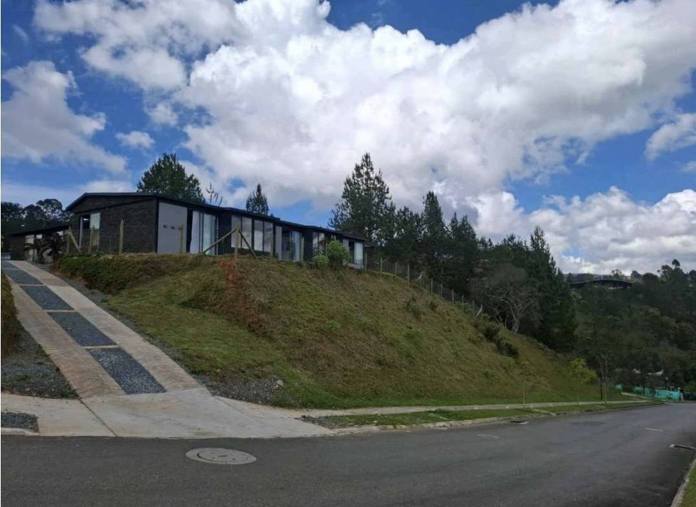 Gran casa disponible en Renta y Venta en altos de Escobero  — 12