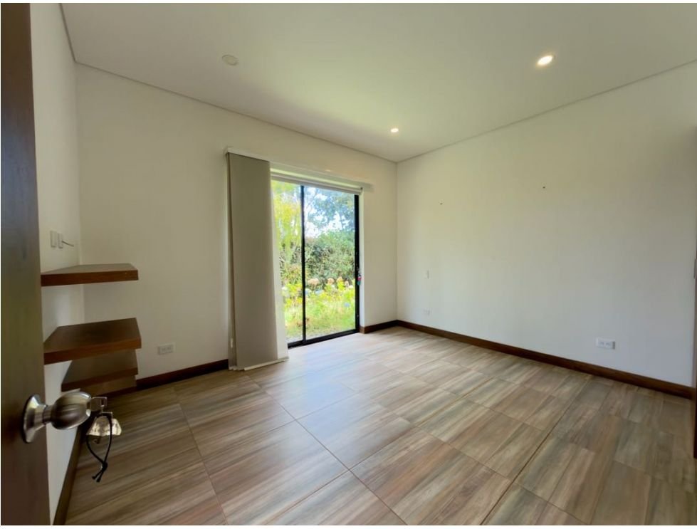 En venta Hermosa casa de un solo nivel en las palmas  — 18