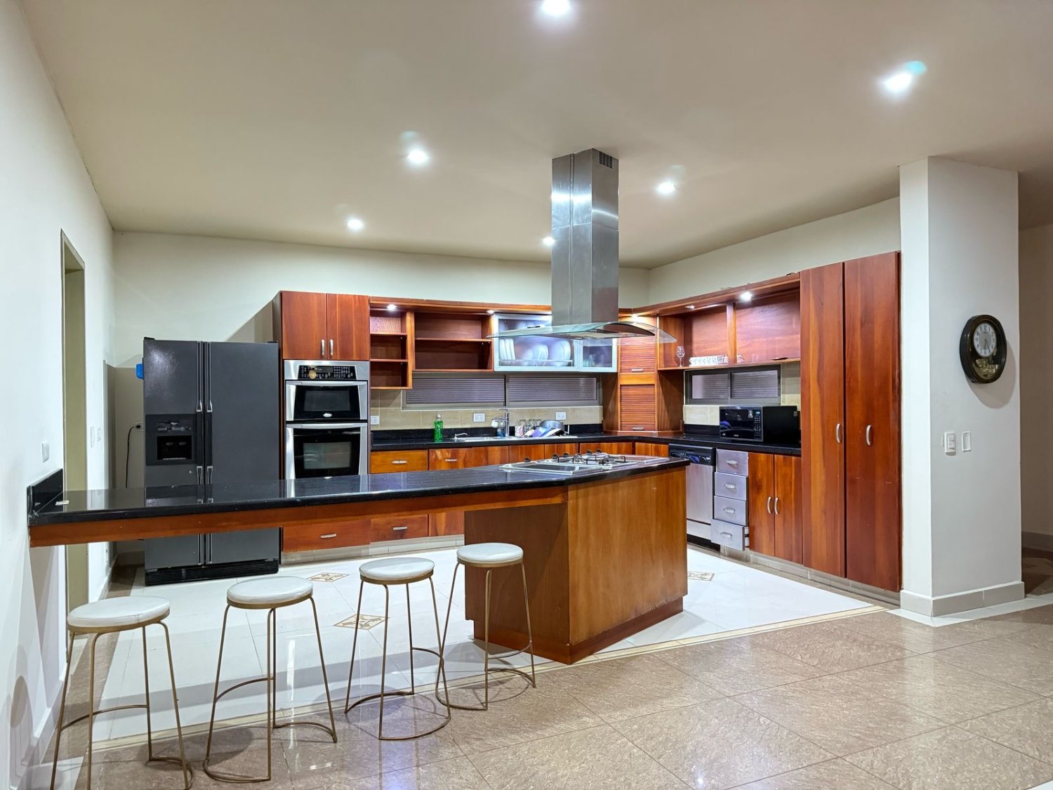 Exclusiva casa amoblada en Venta y Renta en Envigado (Independiente)  — 19