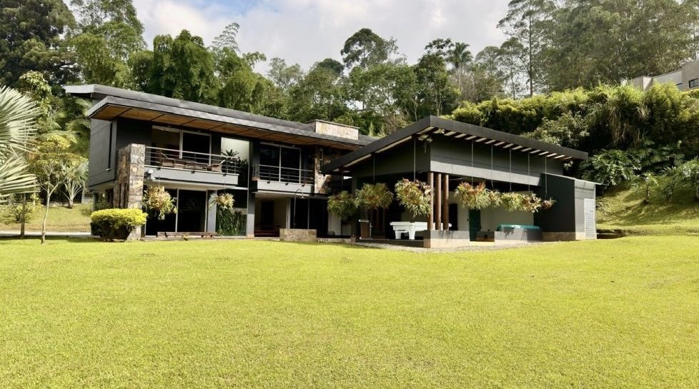 Gran casa Campestre con piscina Privada en Renta  — 11