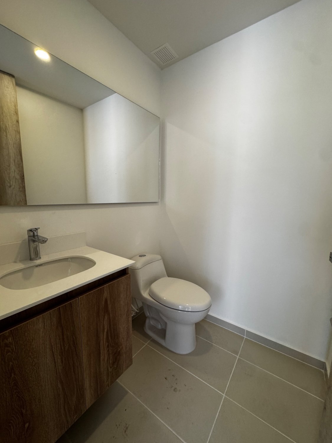 Moderno Apartamento en Renta y Venta en Ciudad Del Rio Poblado - Image 14