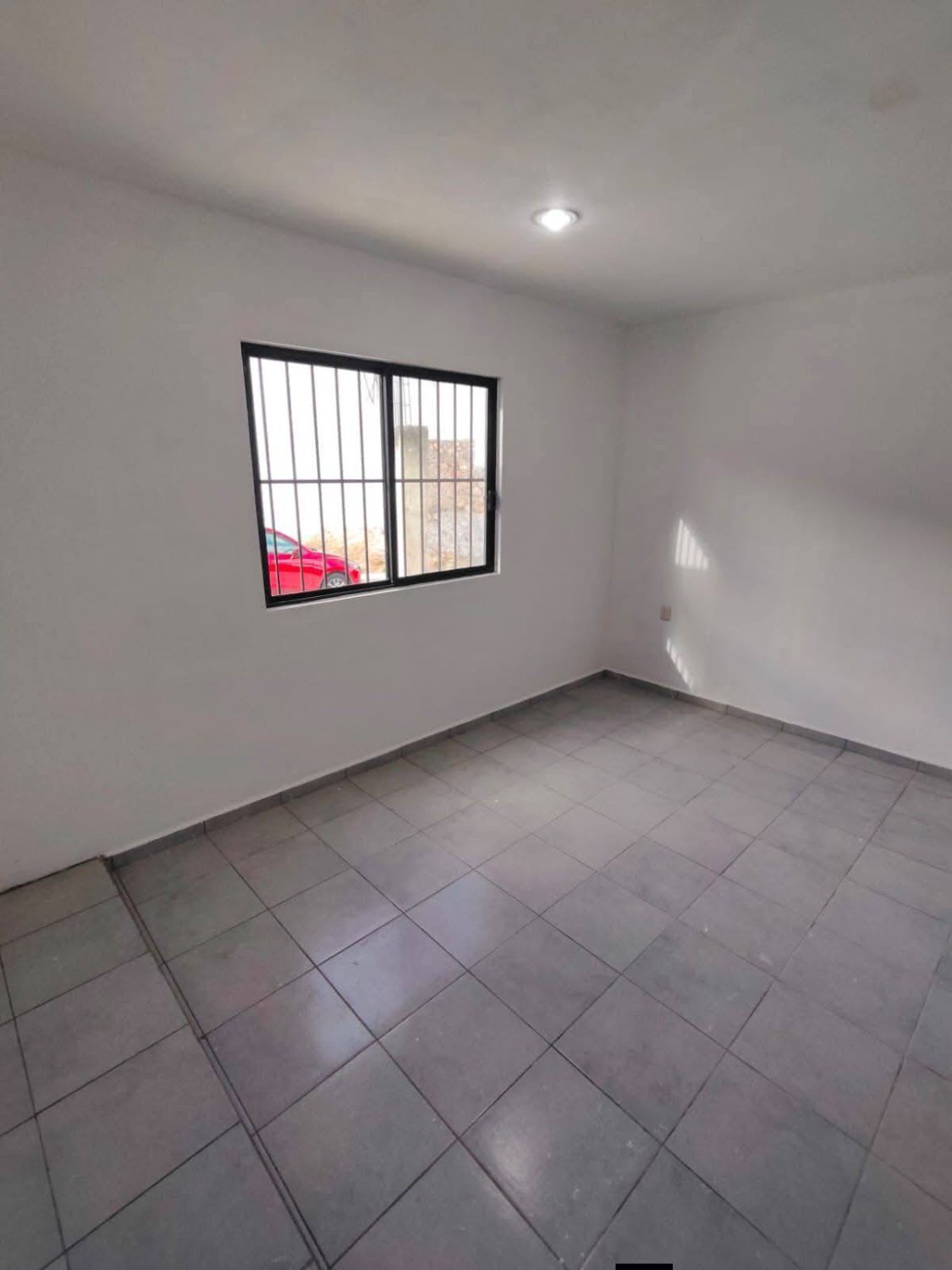 Casa en Venta - Espacio y Gran Oportunidad - Image 3