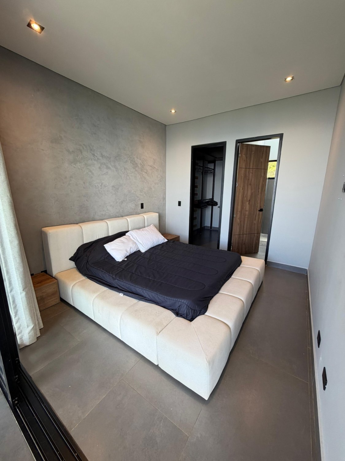 Exclusiva casa en Renta con vista a la ciudad ubicada en las palmas  - Image 6