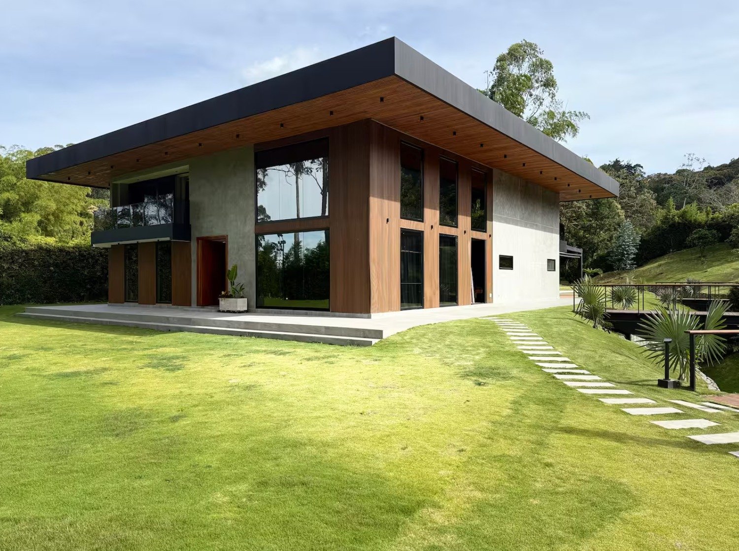 Exclusiva Casa de Lujo en Ubicación Privilegiada - Image 2