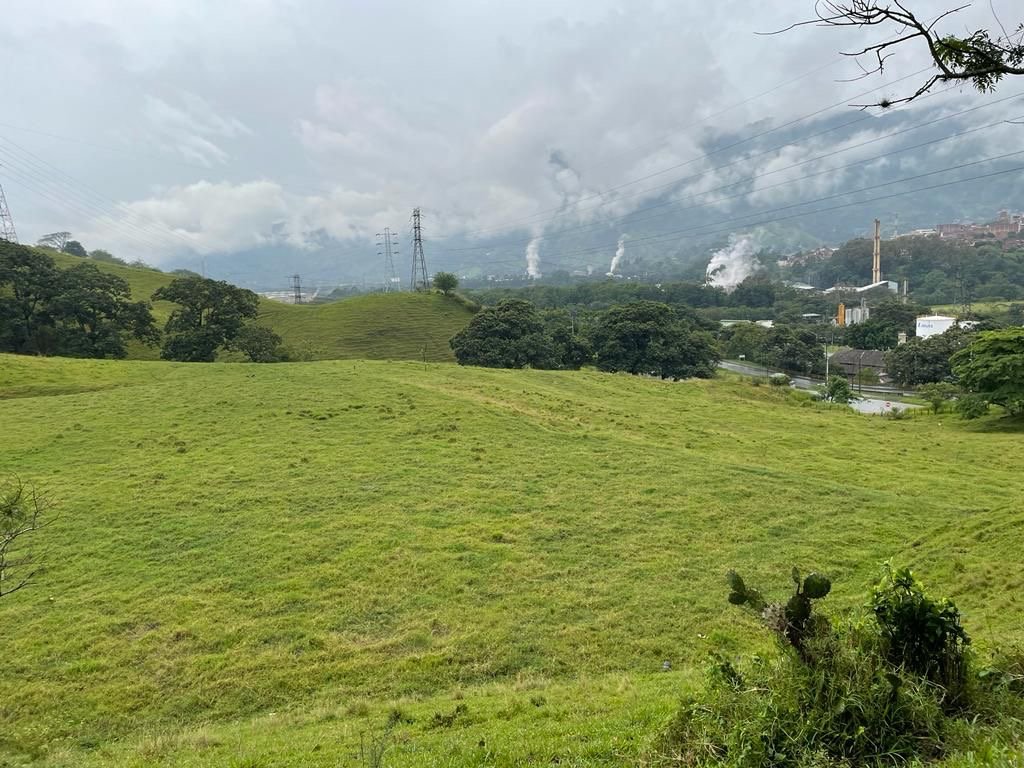 Gran lote a disponible en Venta para desarrollo inmobiliario en Girardota  — 10