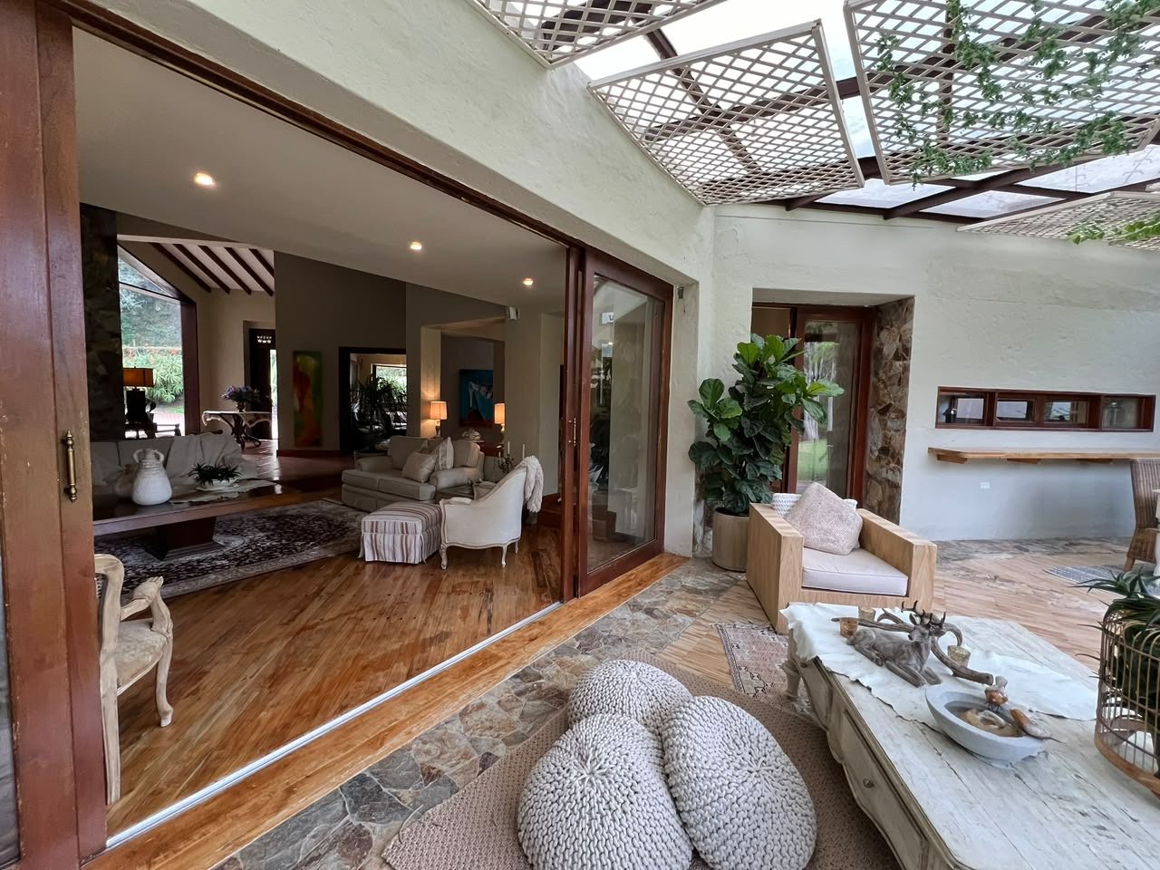 Exclusiva Casa en Renta y venta en el corredor de las palmas  — 25