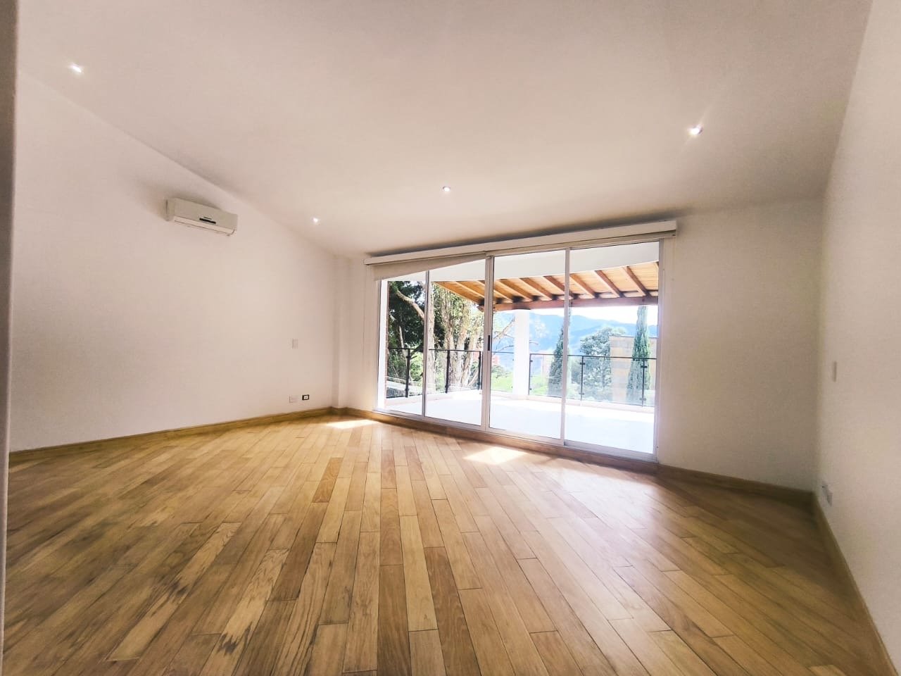 Exclusiva casa campestre en la zona del poblado (La calera) - Image 24