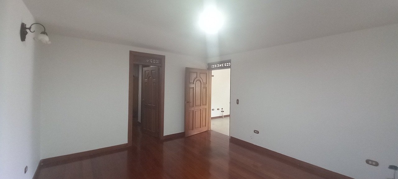 Exclusiva casa en Sabaneta con piscina privada  - Image 24